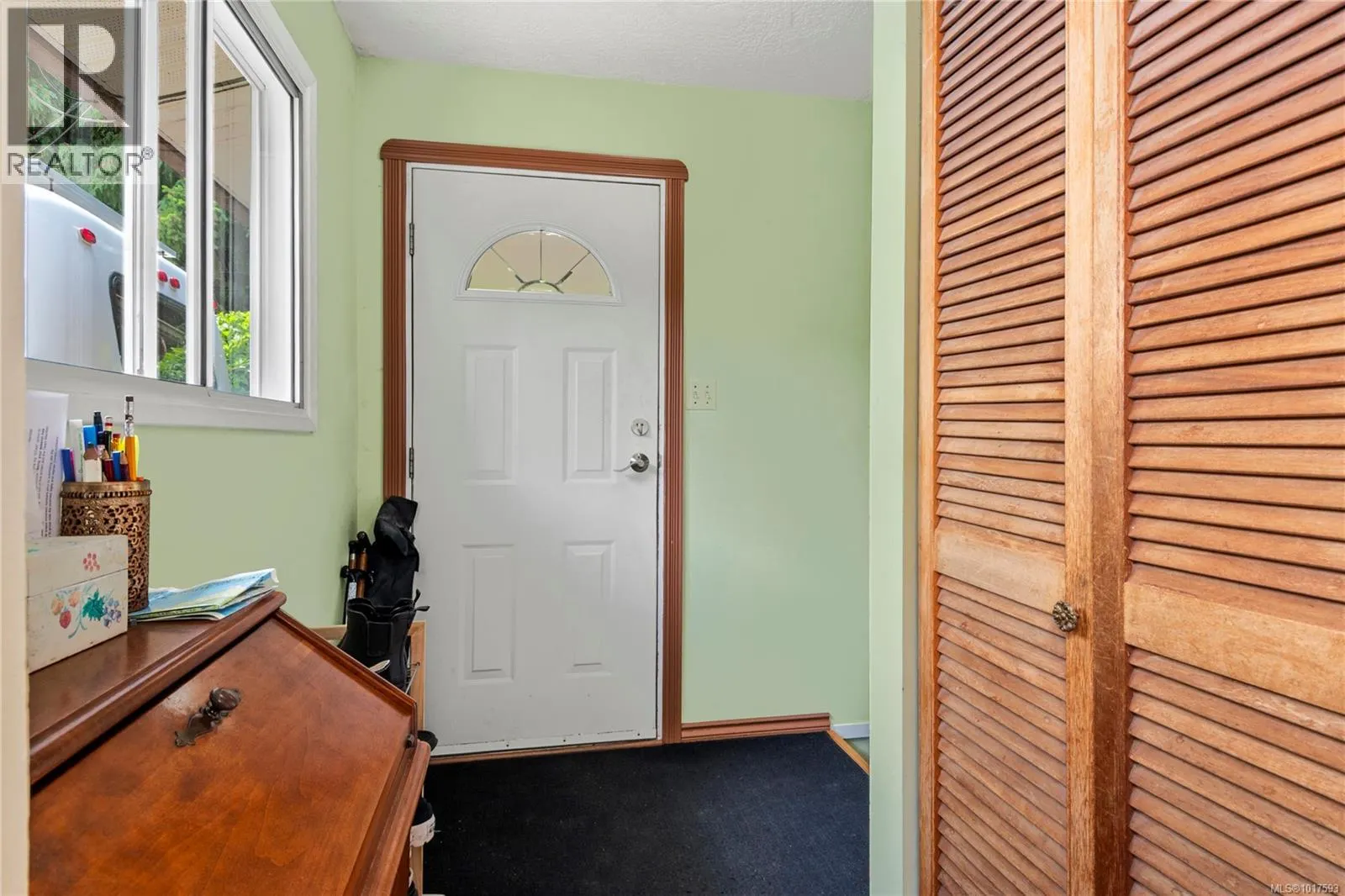 880 Pinecrest Rd