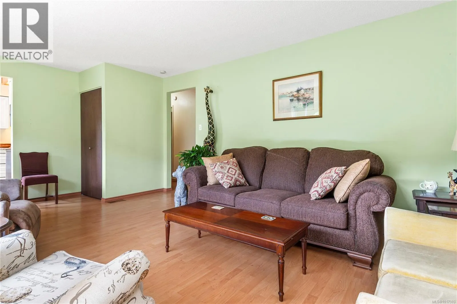 880 Pinecrest Rd