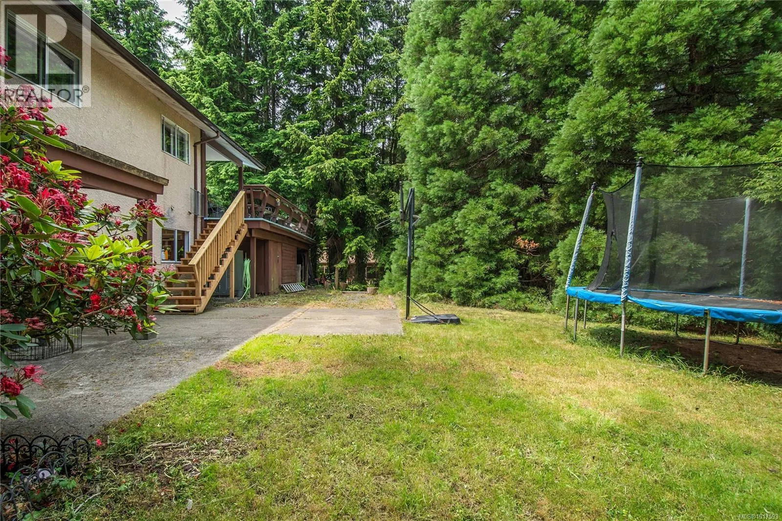 880 Pinecrest Rd