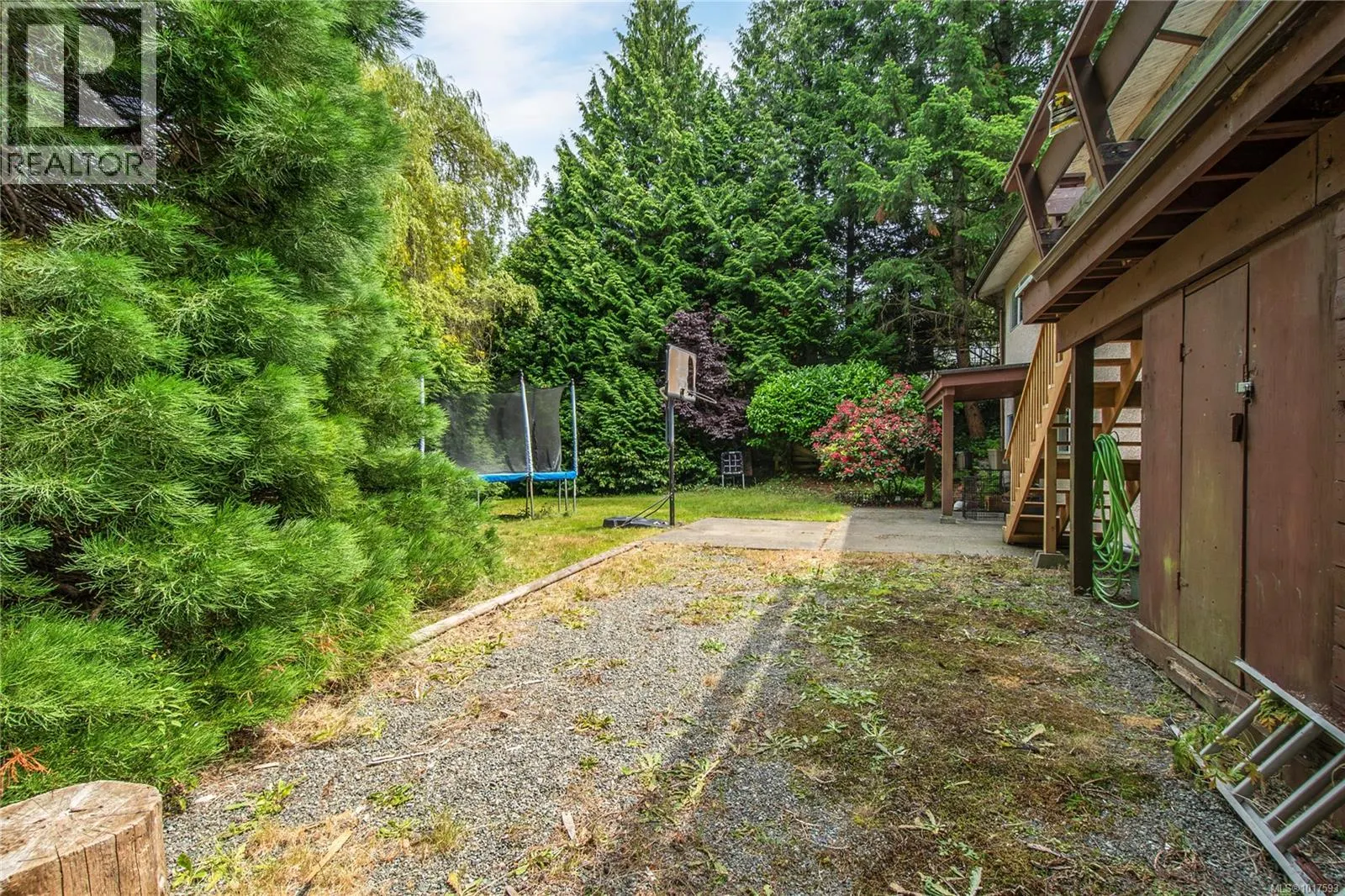 880 Pinecrest Rd