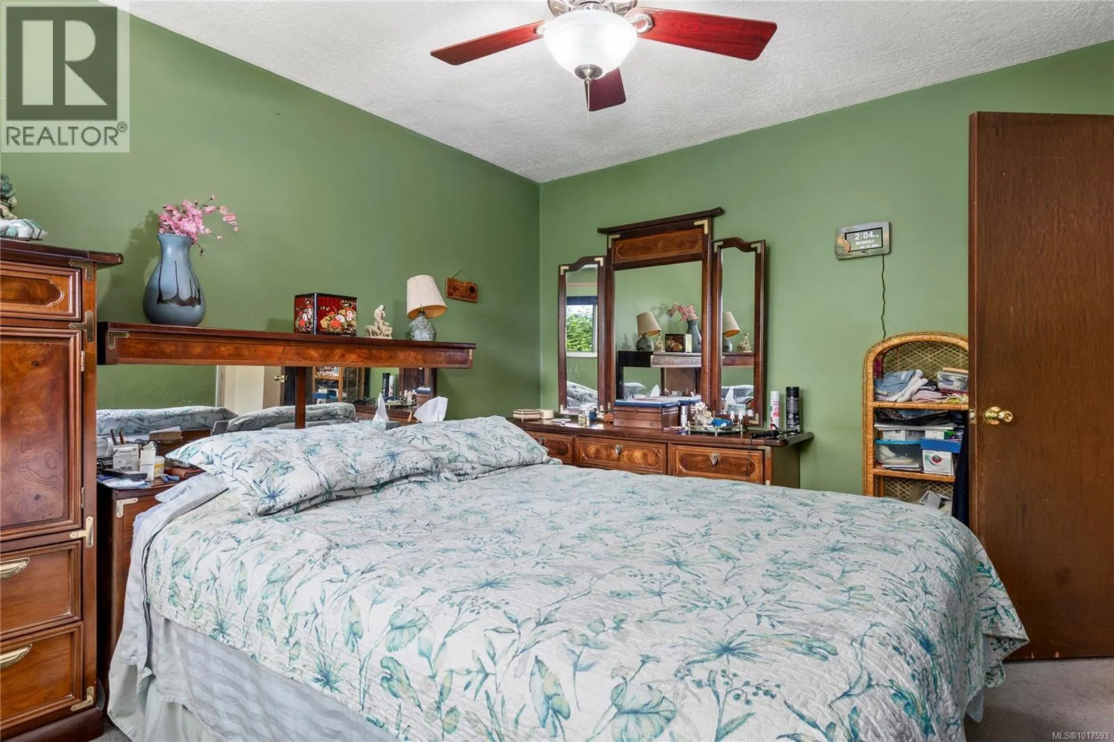 880 Pinecrest Rd