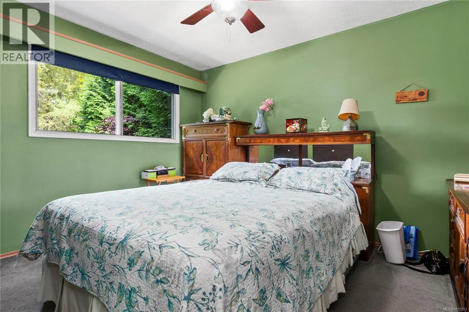 880 Pinecrest Rd