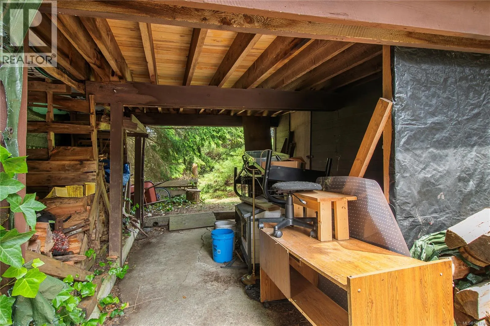 880 Pinecrest Rd