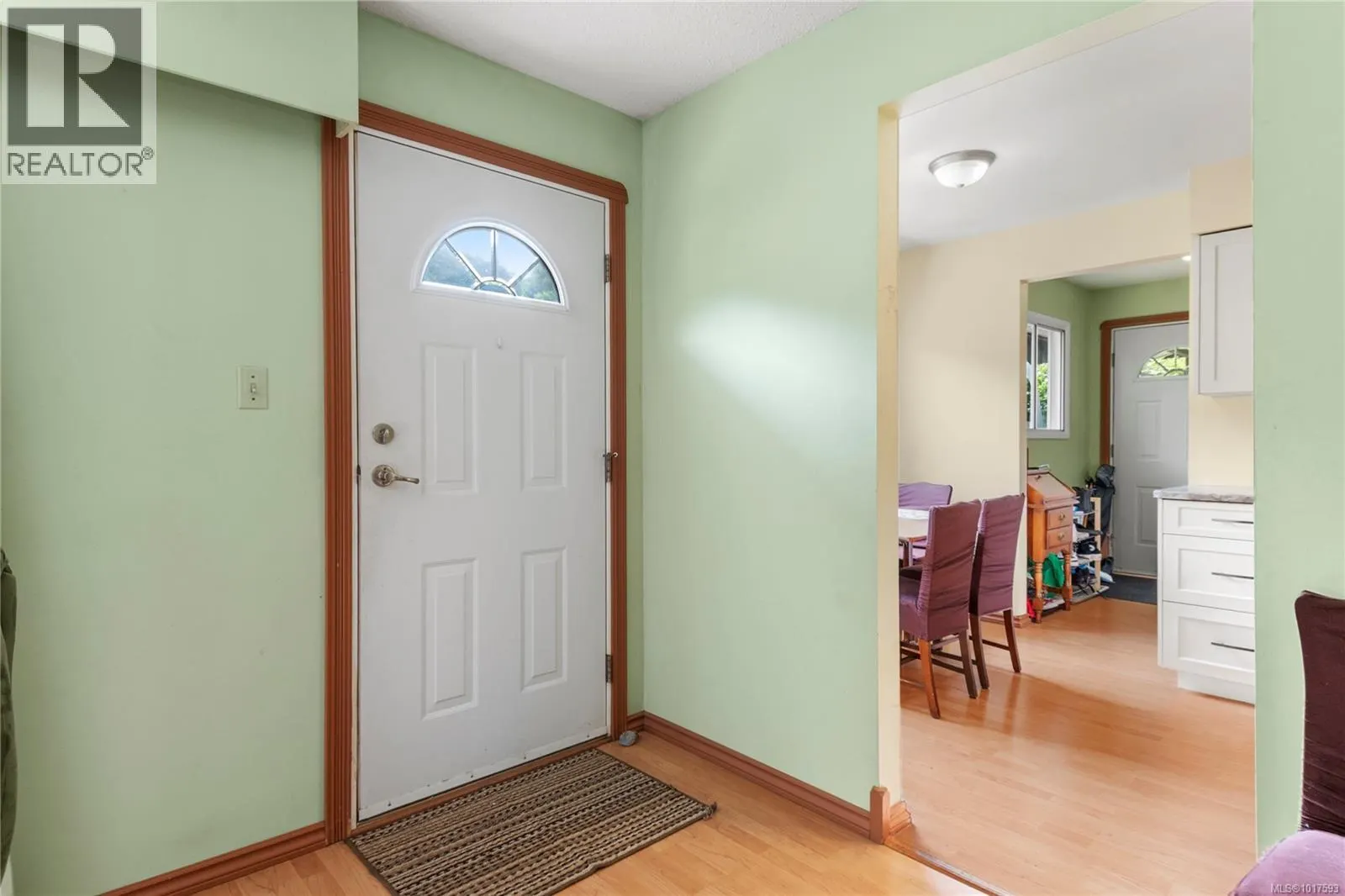 880 Pinecrest Rd