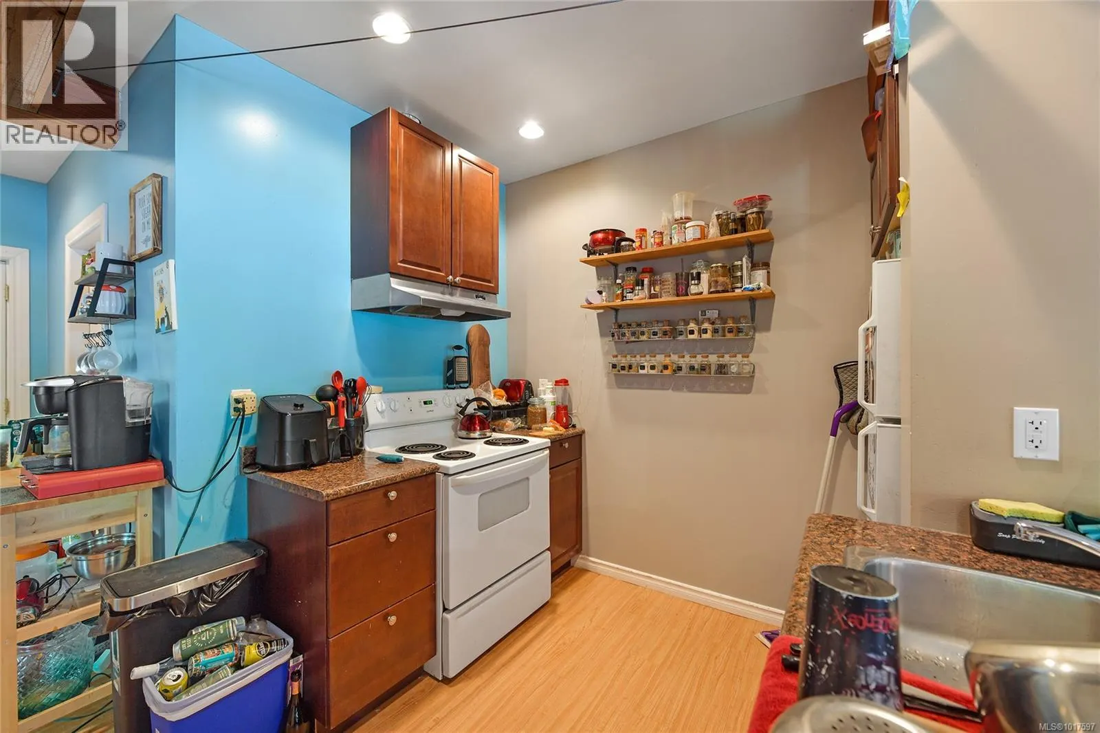 5440 SOOKE Rd