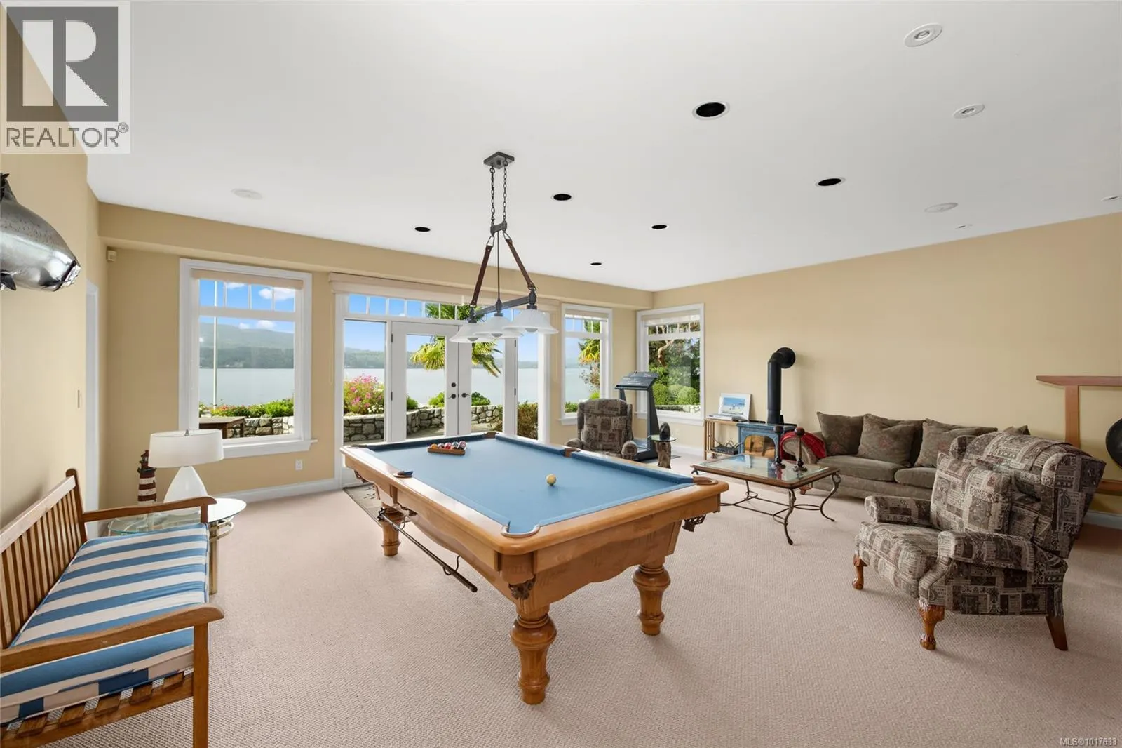 8338 West Saanich Rd