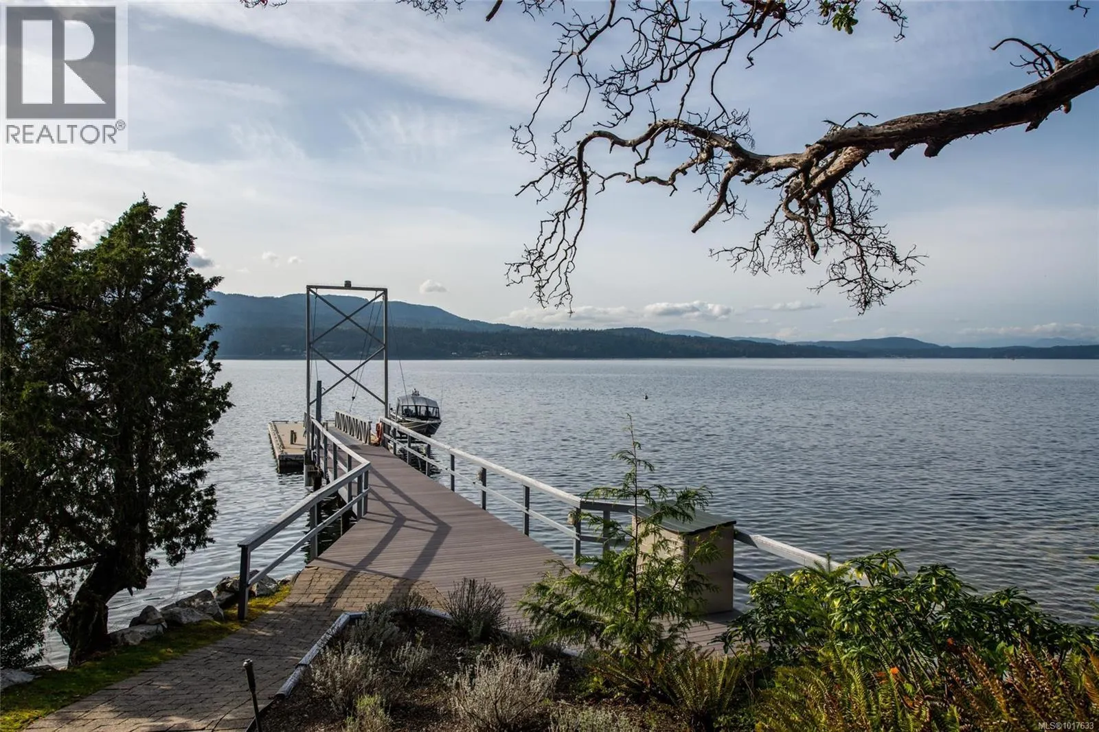 8338 West Saanich Rd