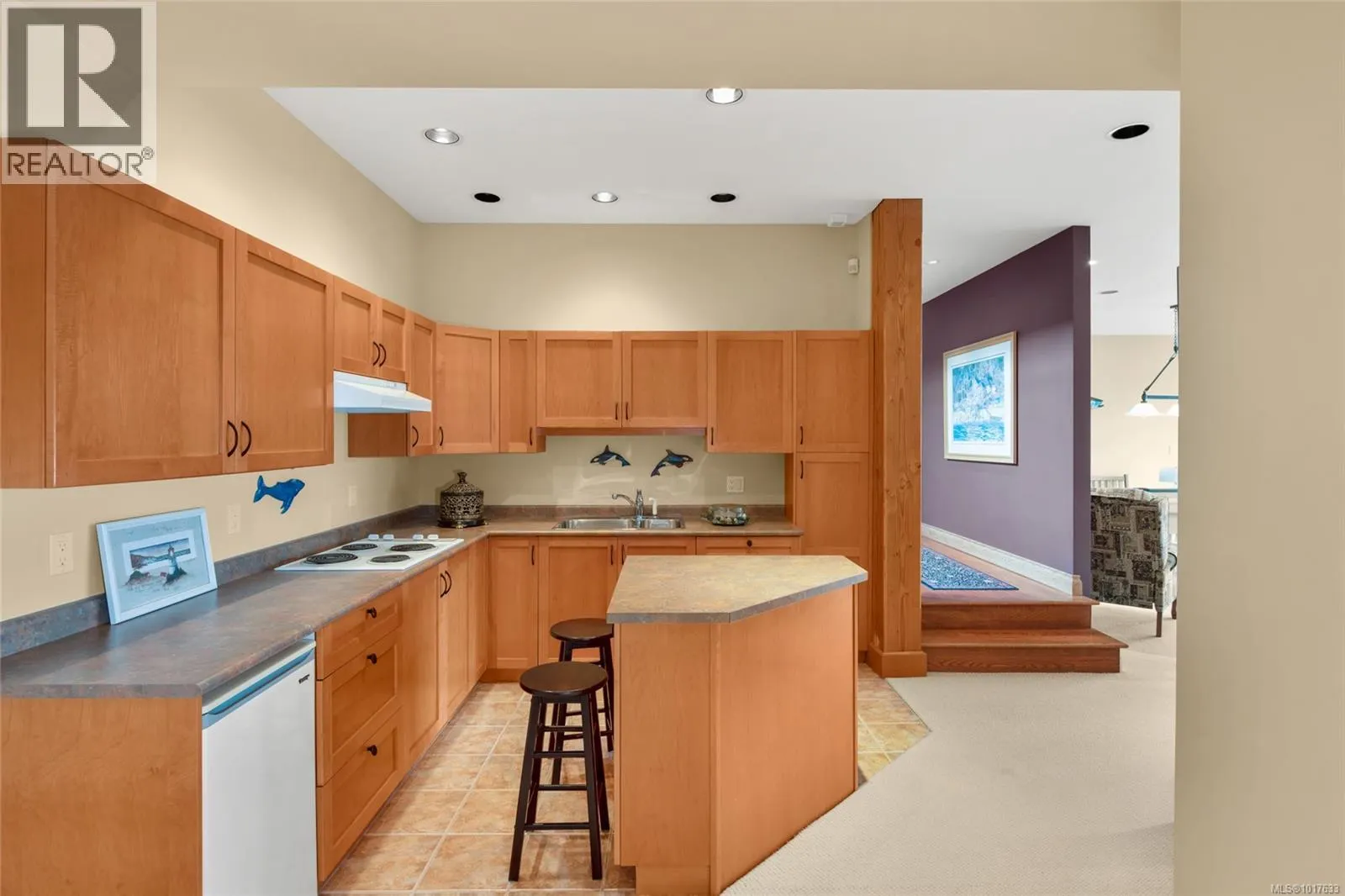 8338 West Saanich Rd