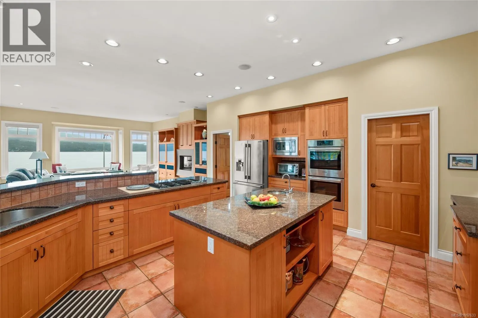 8338 West Saanich Rd