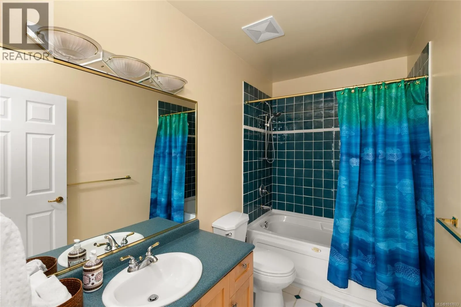 8338 West Saanich Rd