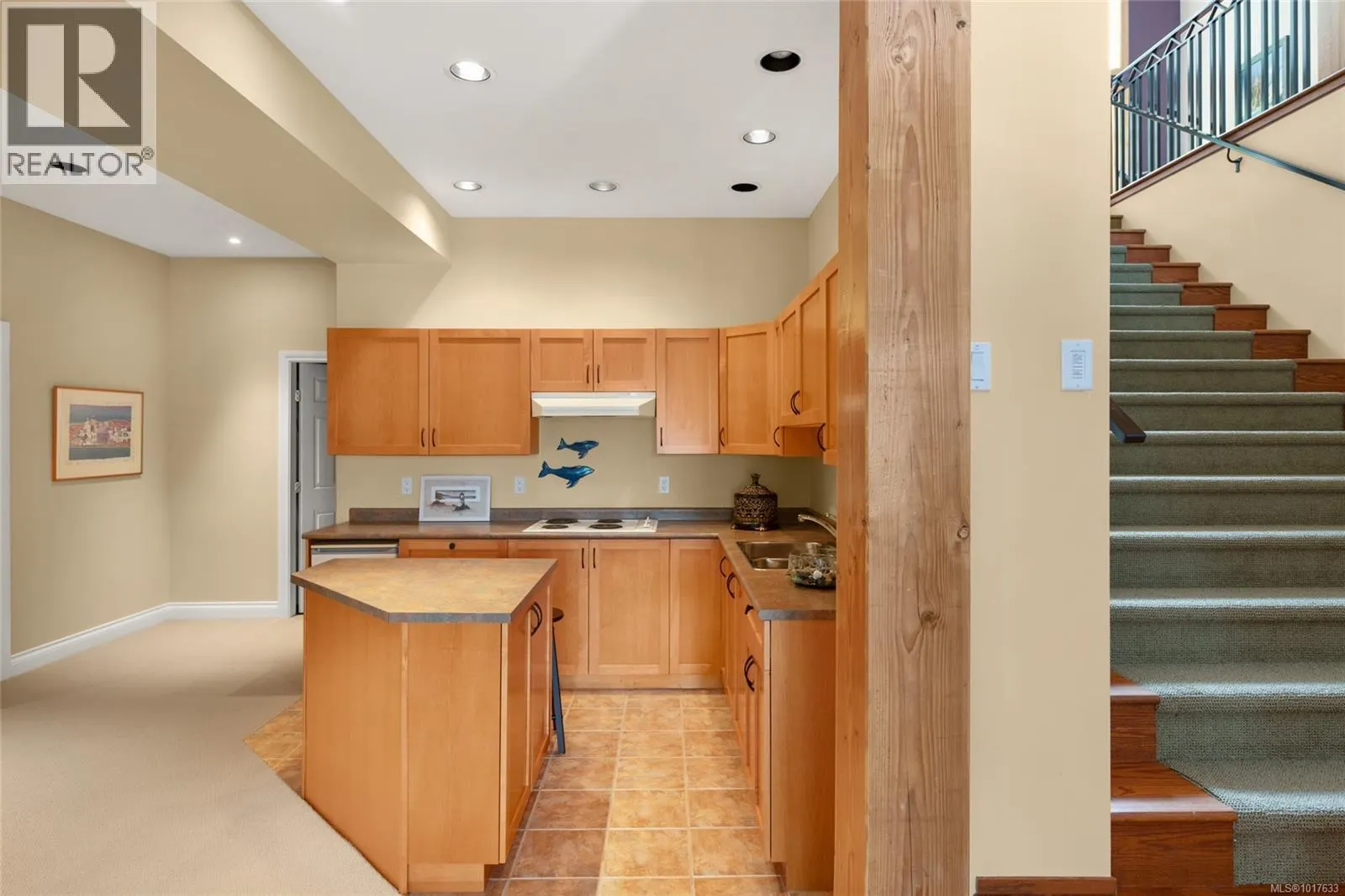 8338 West Saanich Rd