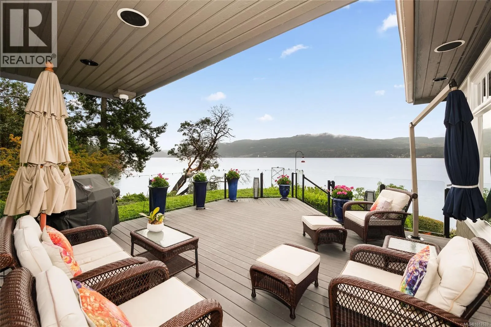 8338 West Saanich Rd