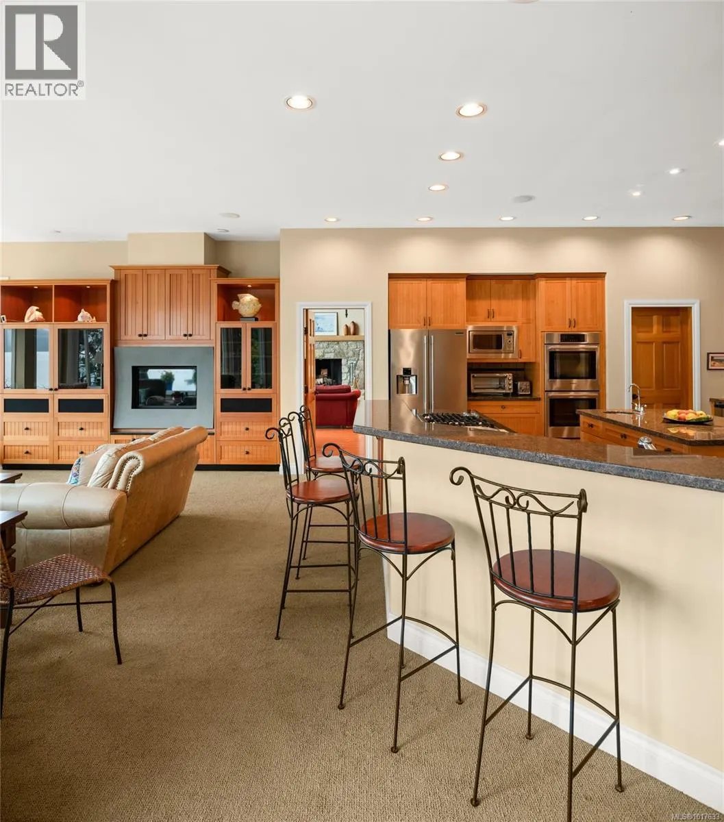 8338 West Saanich Rd