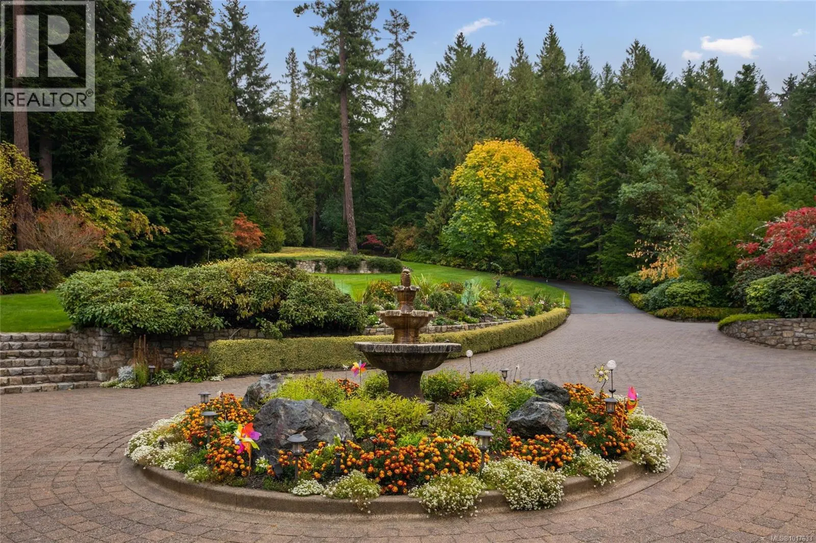 8338 West Saanich Rd
