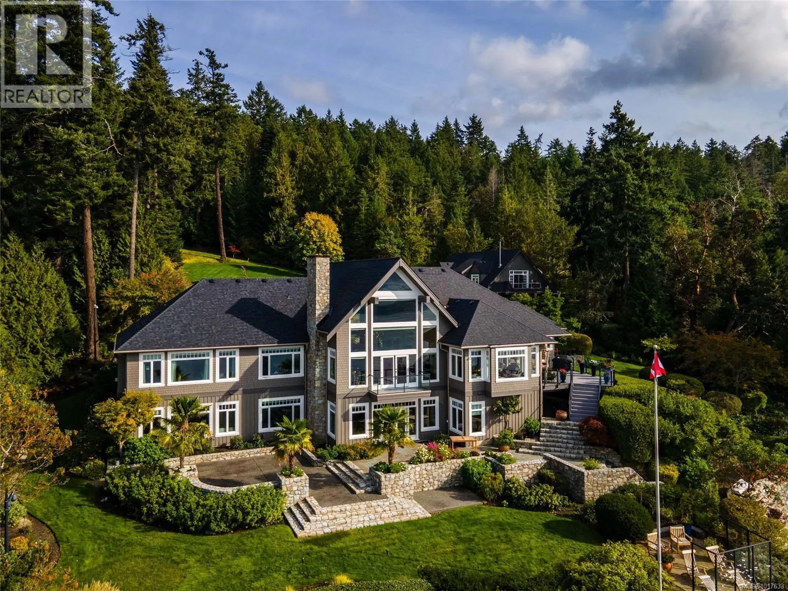 8338 West Saanich Rd