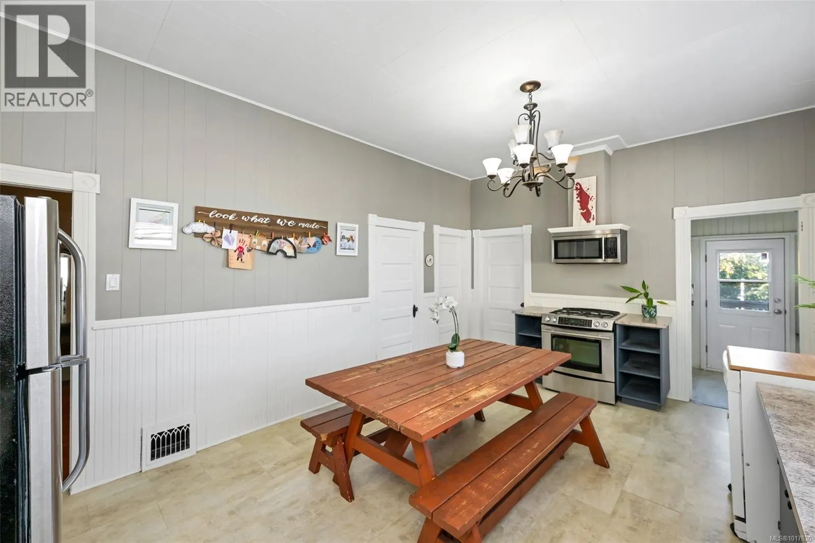 838 Princess Ave