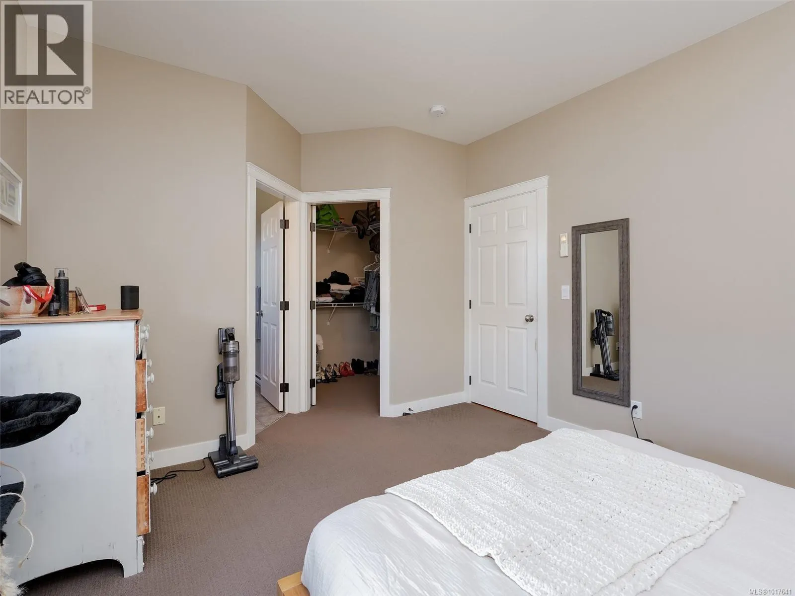3307 Merlin Rd