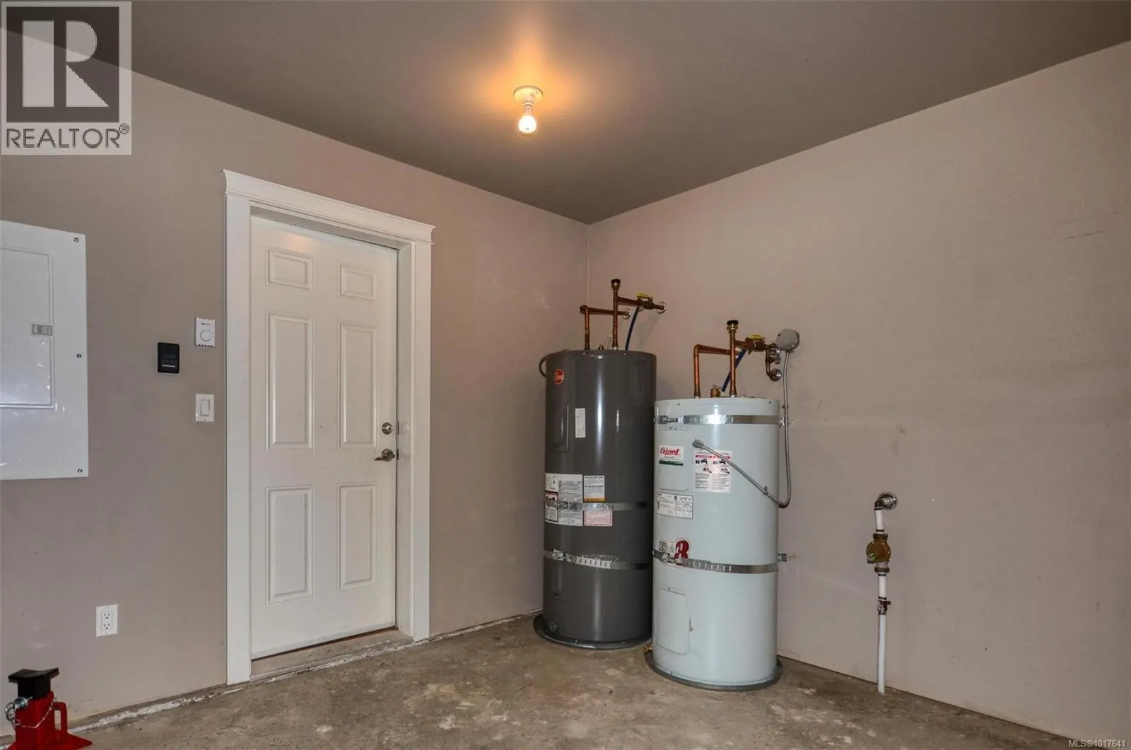 3307 Merlin Rd