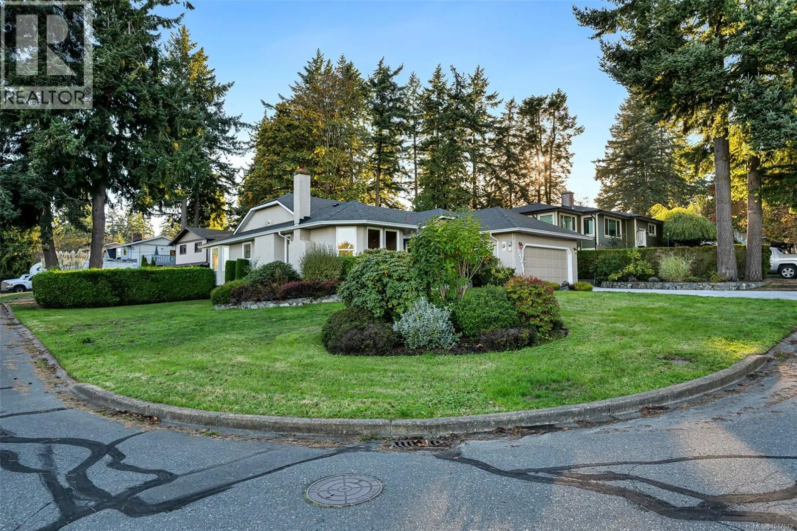 2431 Wilcox Terr