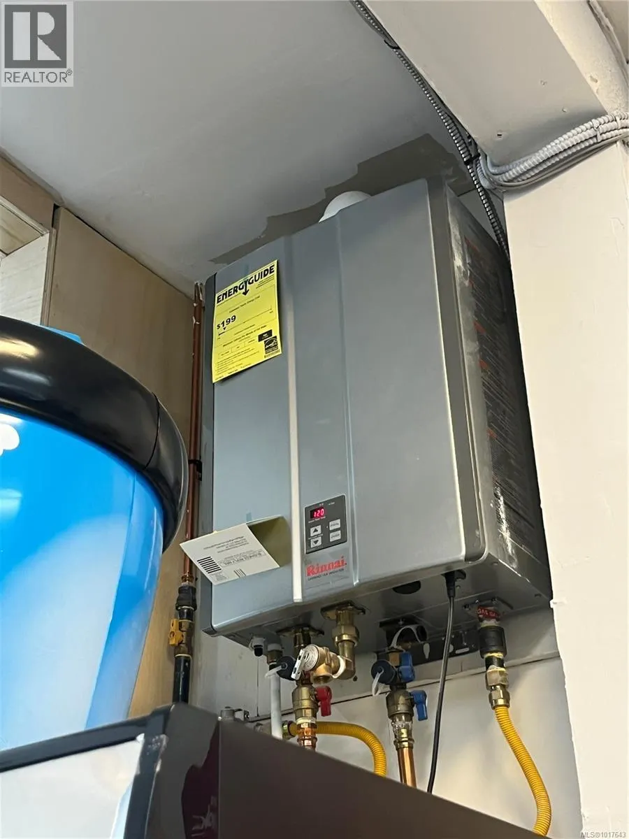 101 2031 Malaview Ave