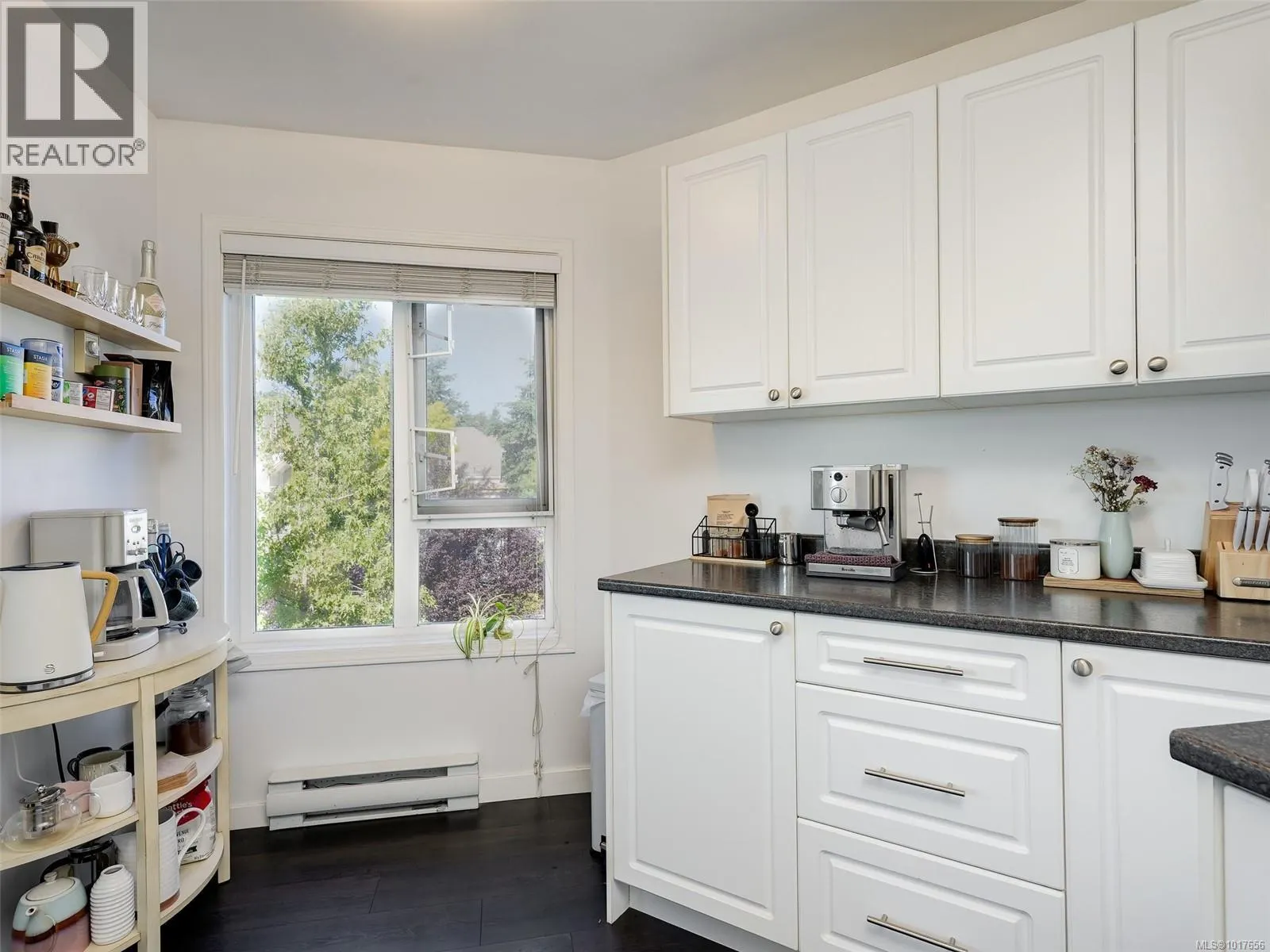 410 490 Marsett Pl