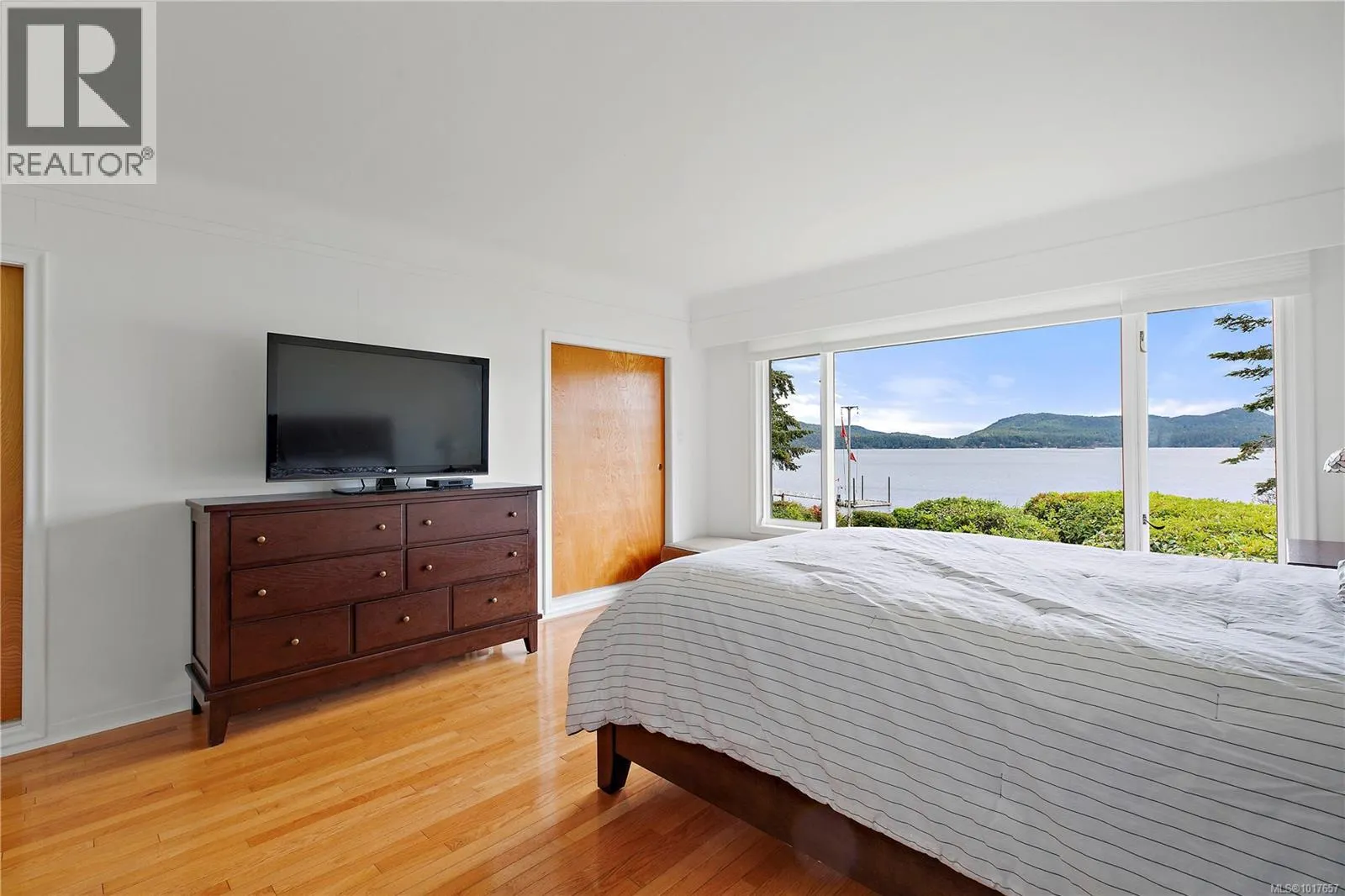 5957 Sooke Rd
