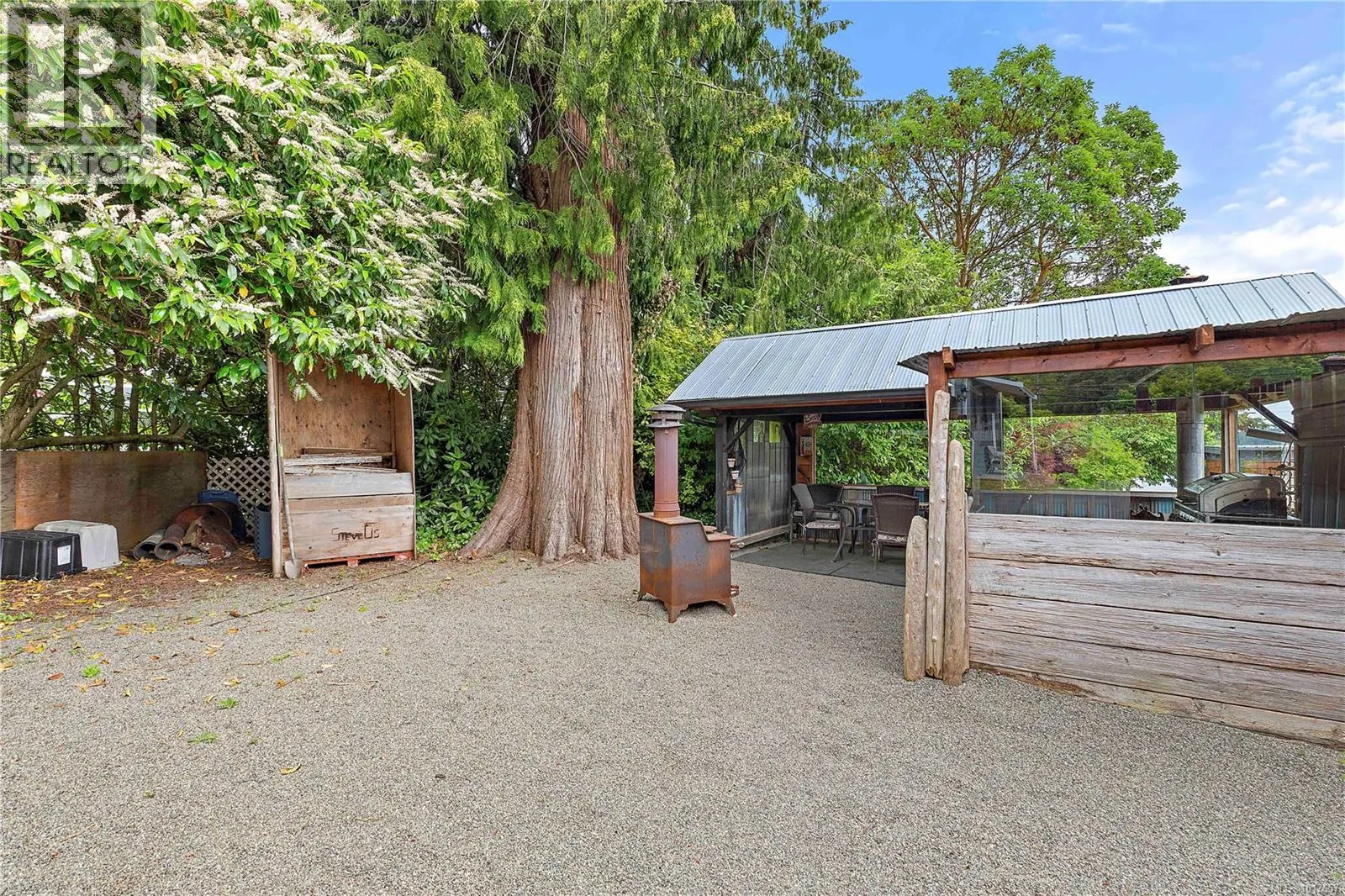 5957 Sooke Rd