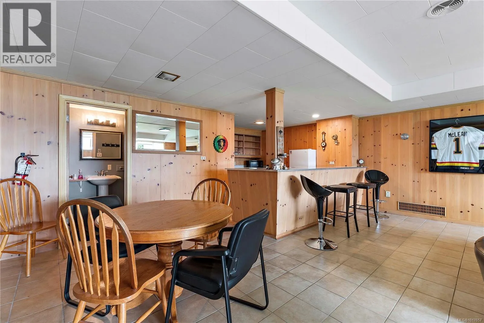 5957 Sooke Rd