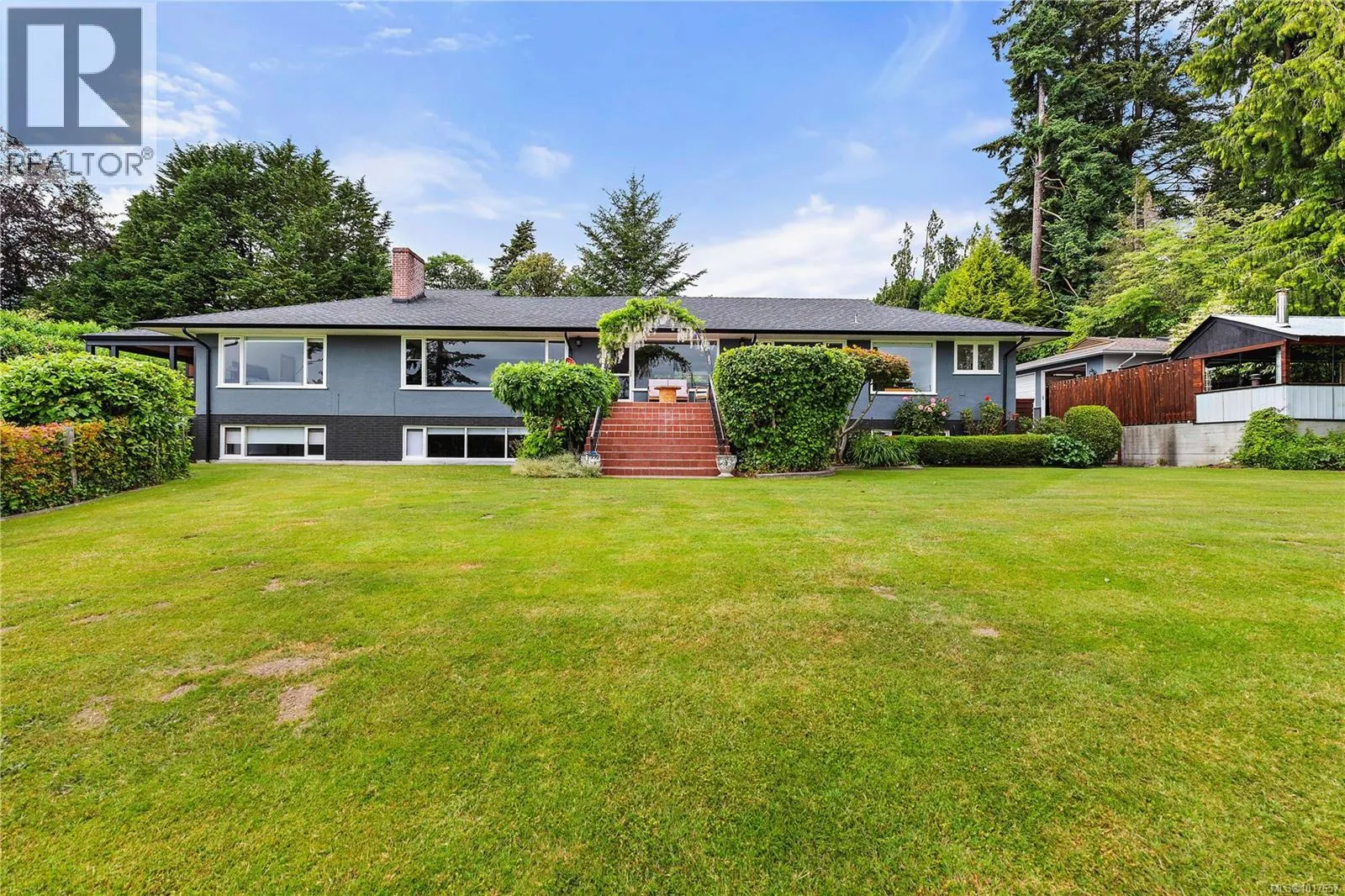 5957 Sooke Rd