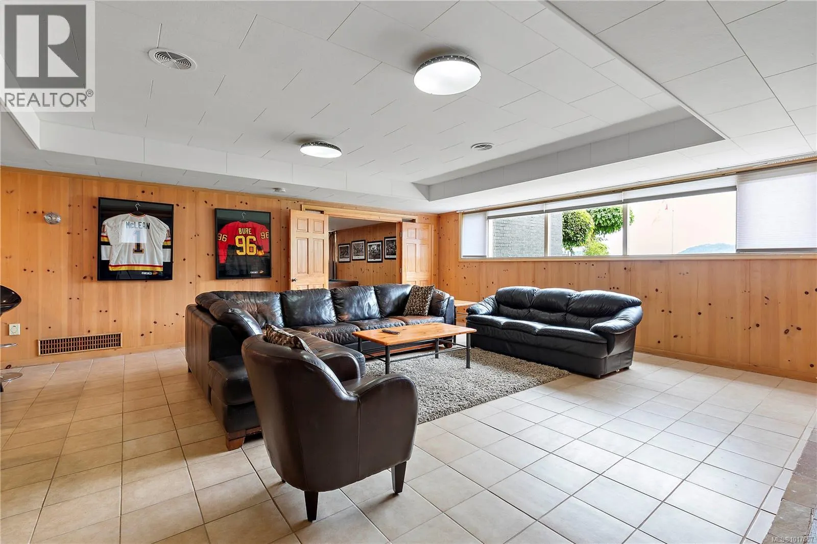 5957 Sooke Rd