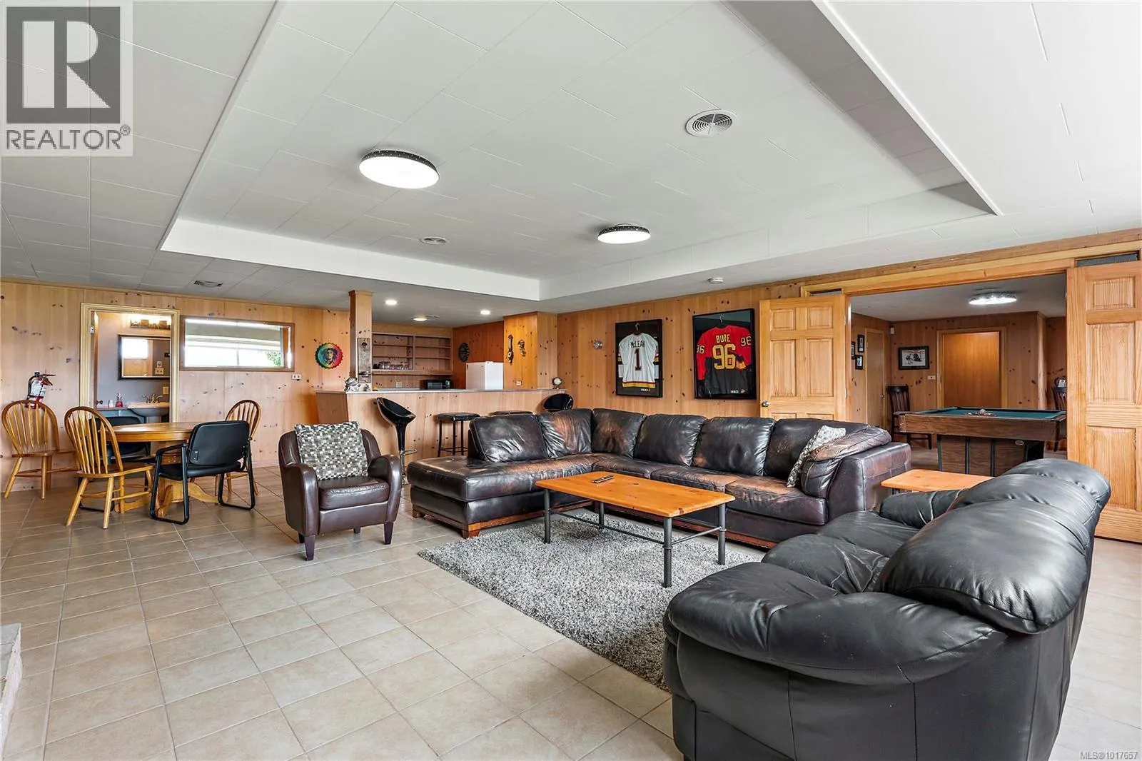 5957 Sooke Rd