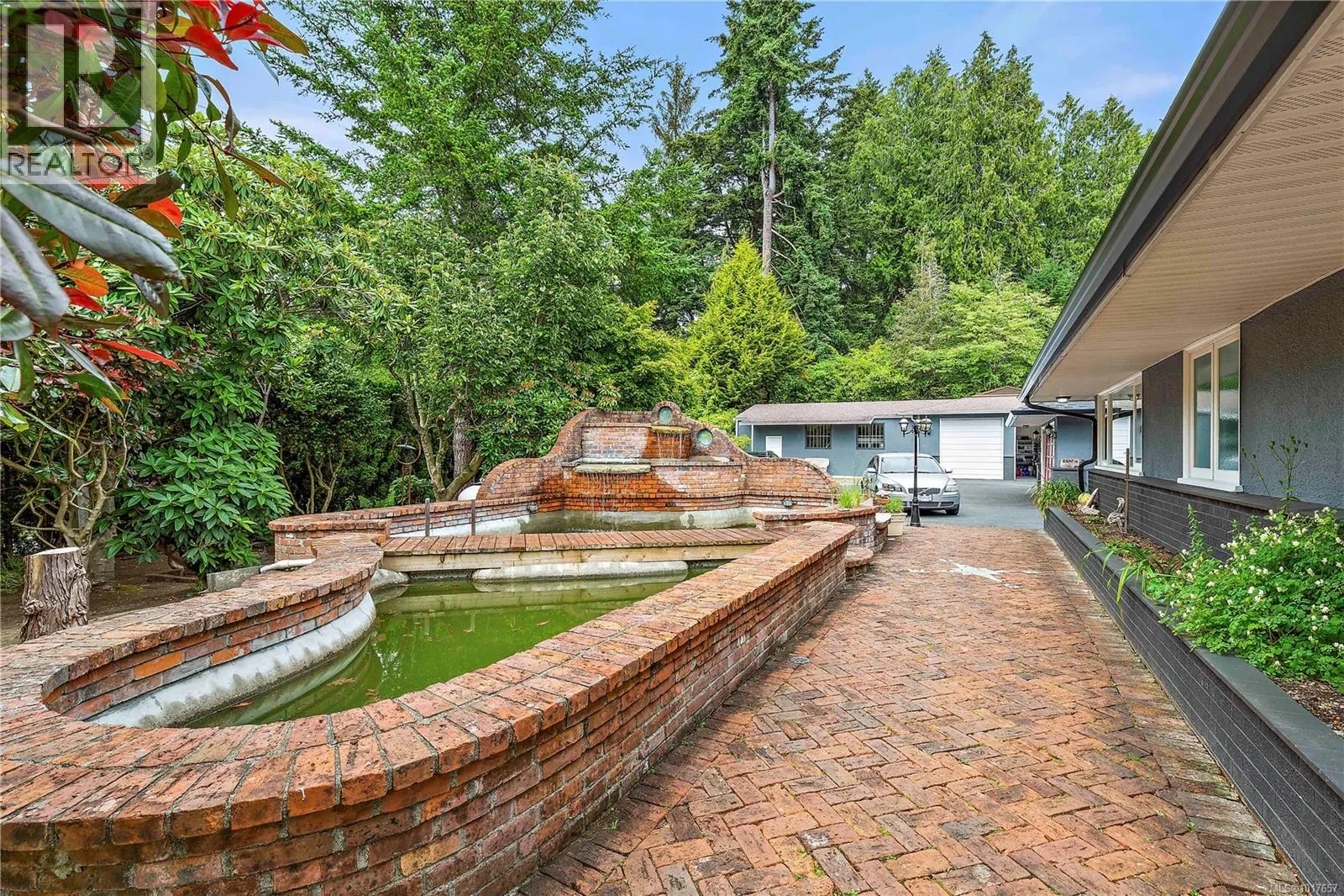 5957 Sooke Rd