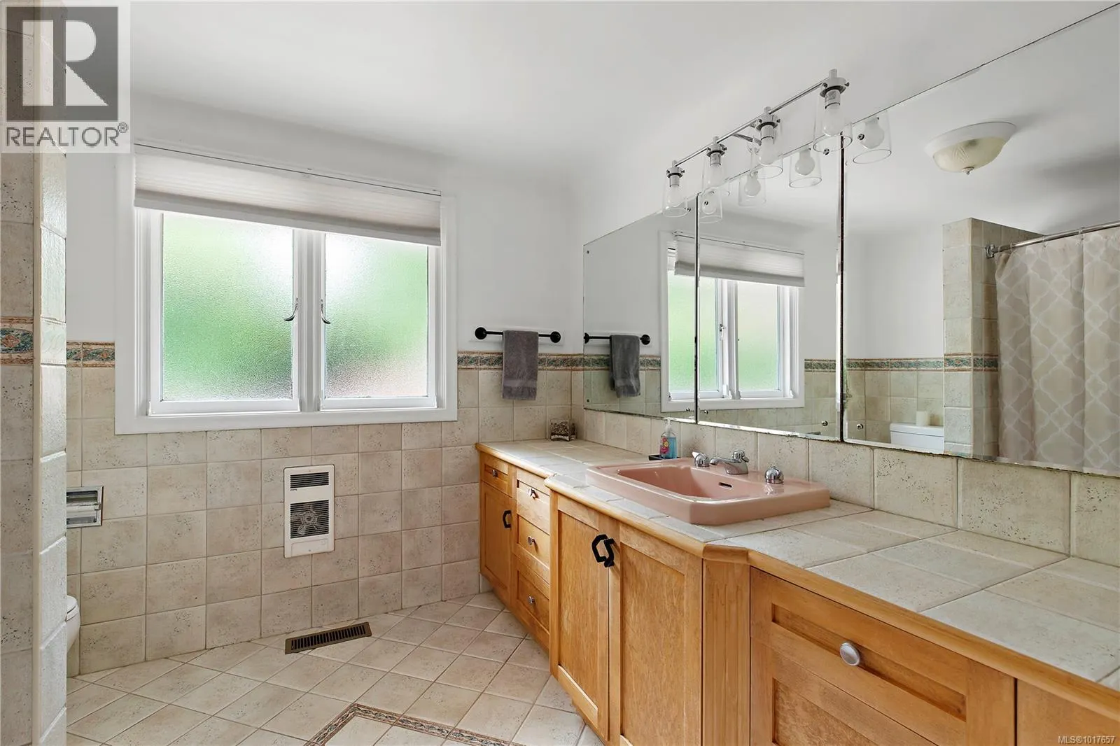 5957 Sooke Rd