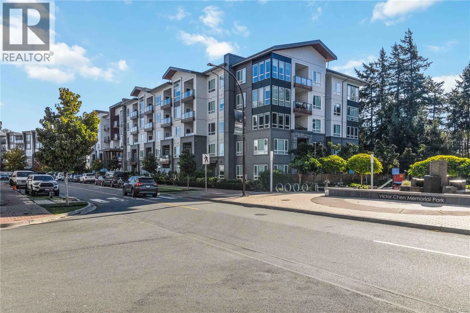 405 940 Reunion Ave