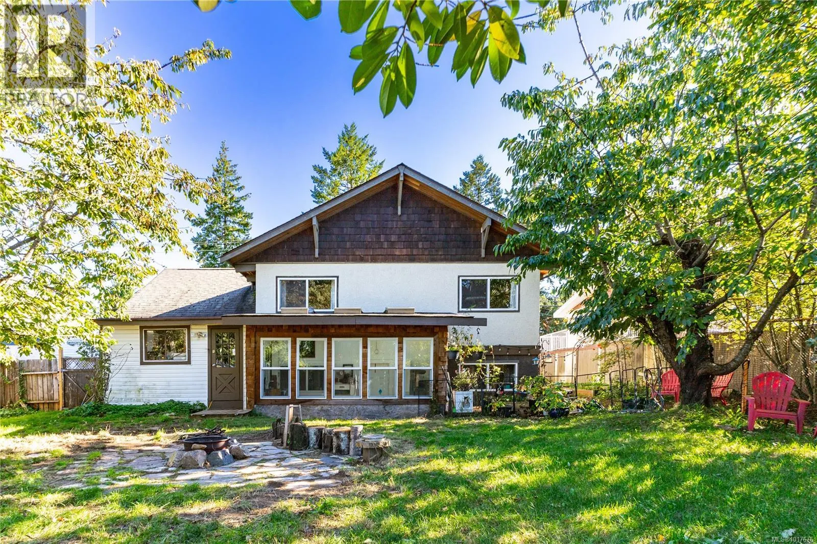 520 Dogwood St