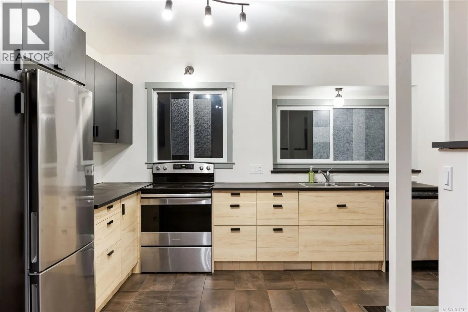 611 Polyanthus Cres