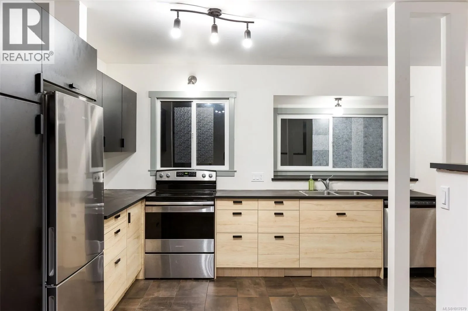 611 Polyanthus Cres