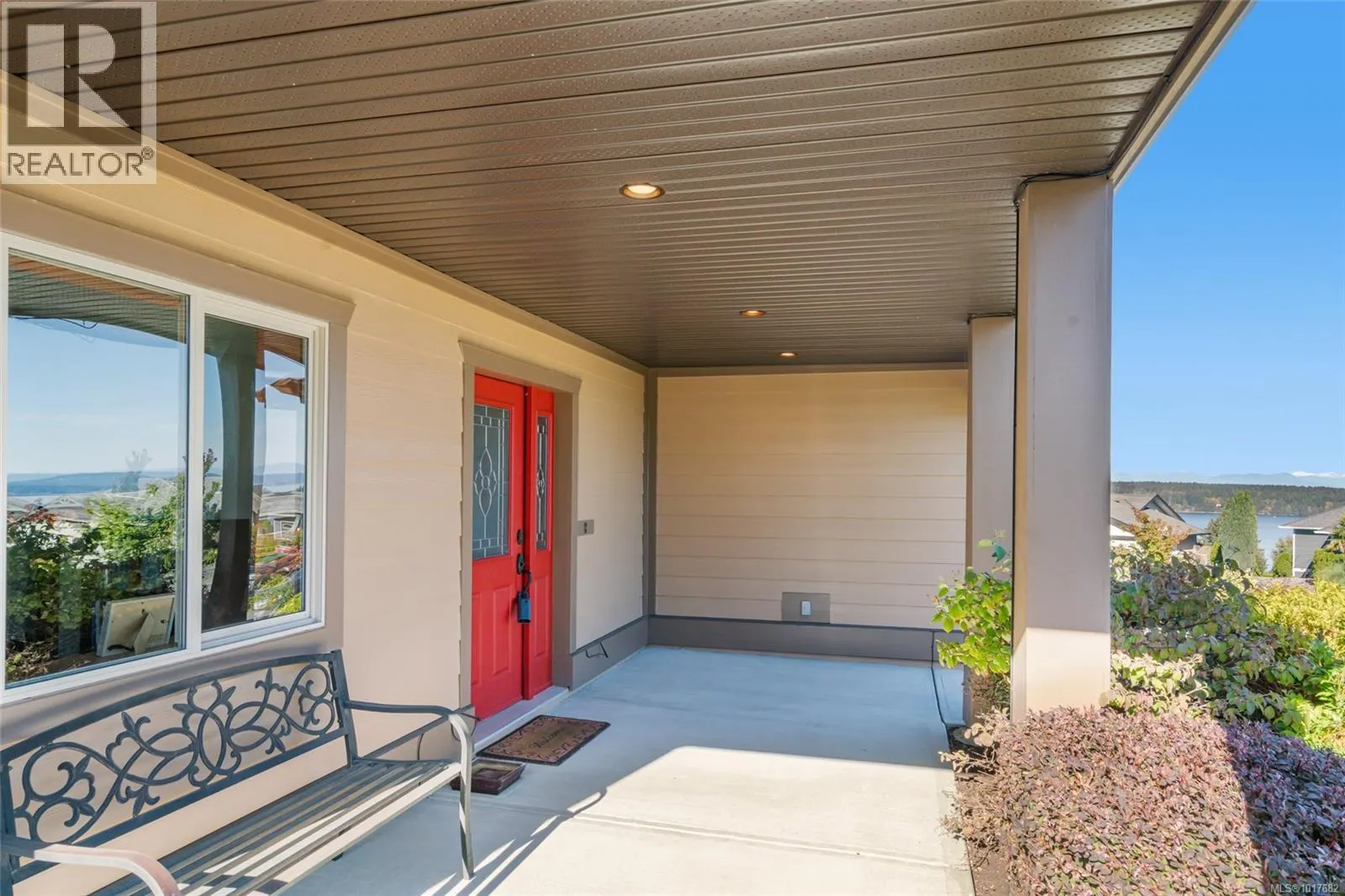 526 Douglas Pl