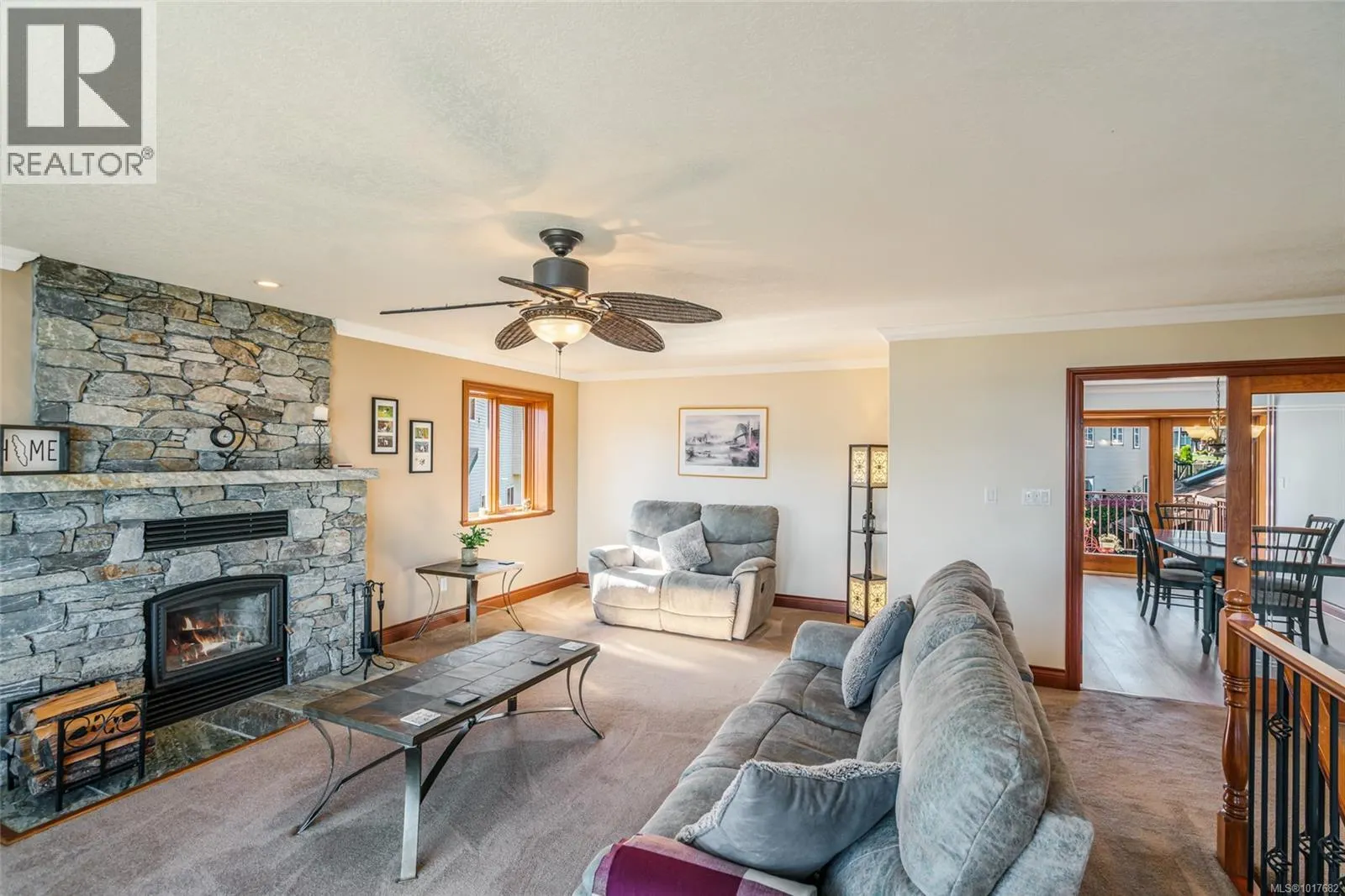 526 Douglas Pl