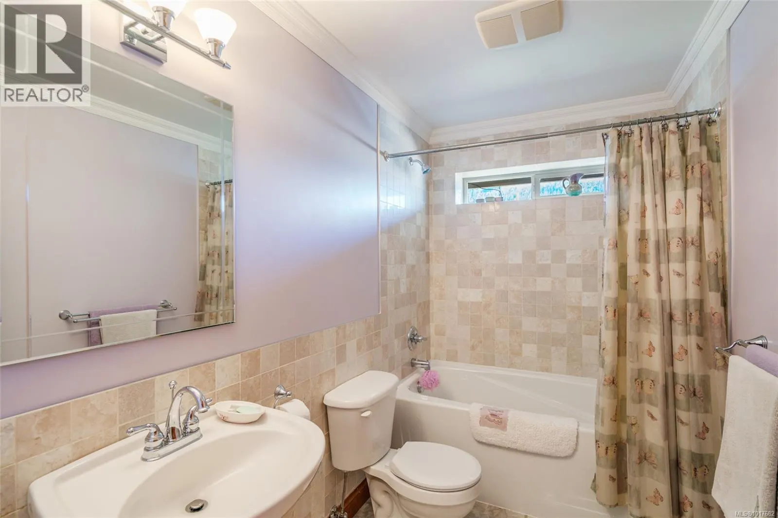 526 Douglas Pl