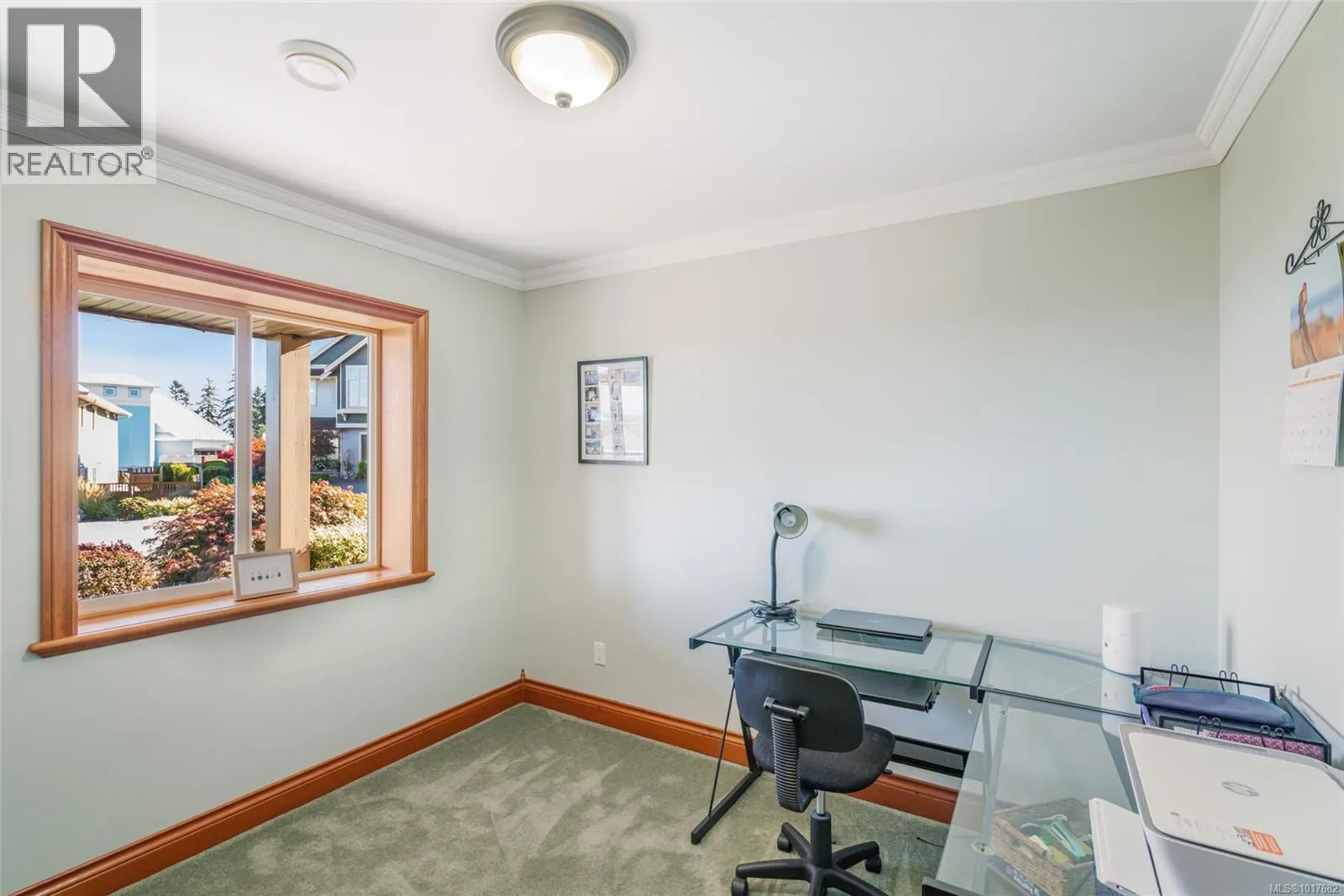 526 Douglas Pl