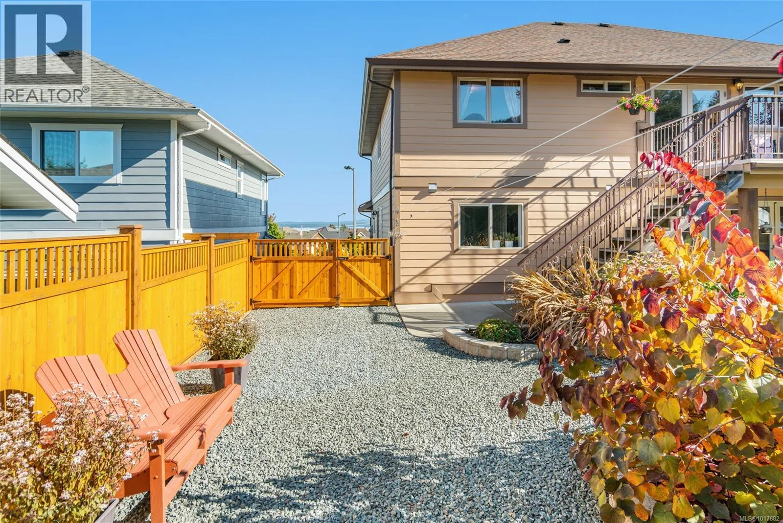 526 Douglas Pl