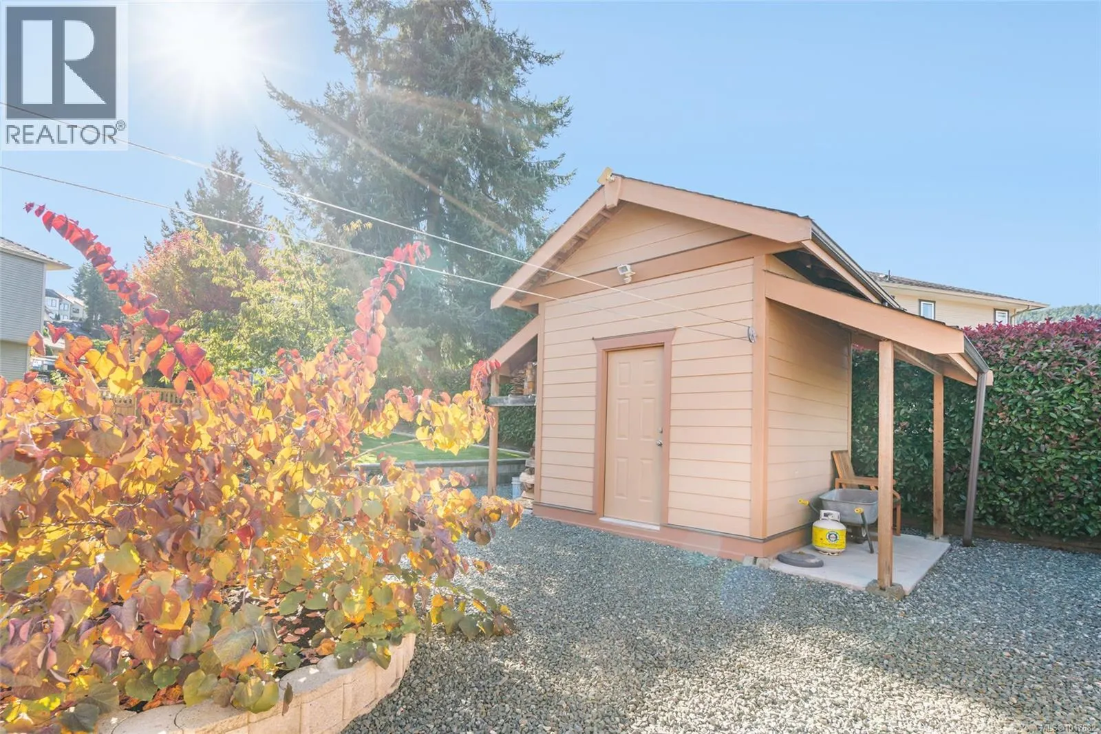 526 Douglas Pl
