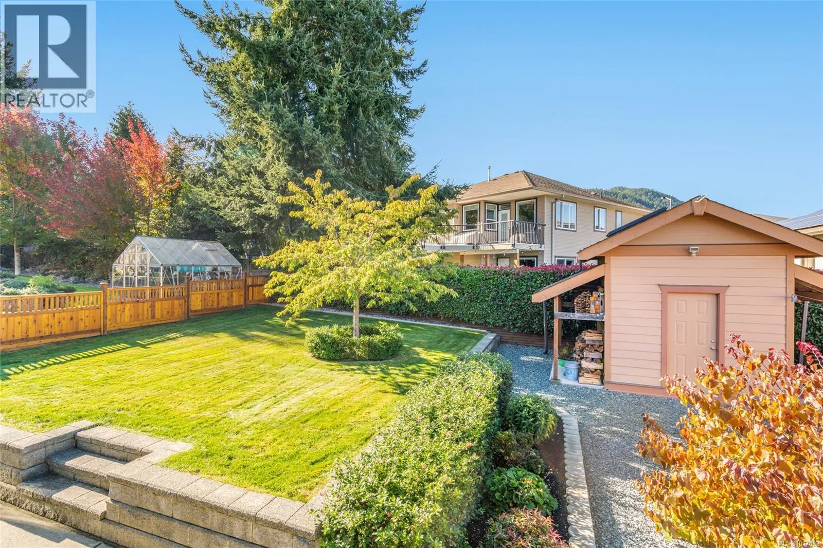 526 Douglas Pl