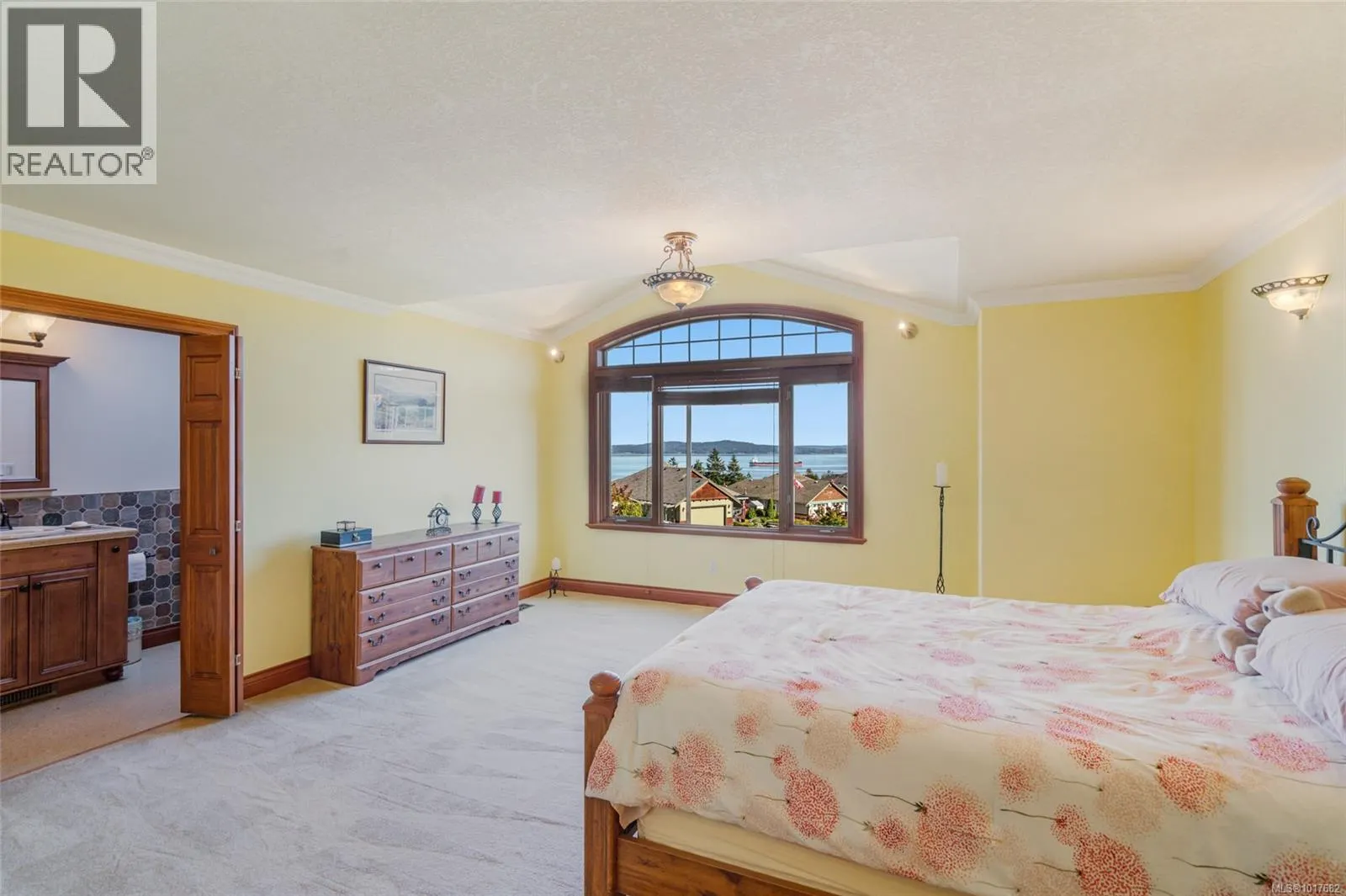 526 Douglas Pl