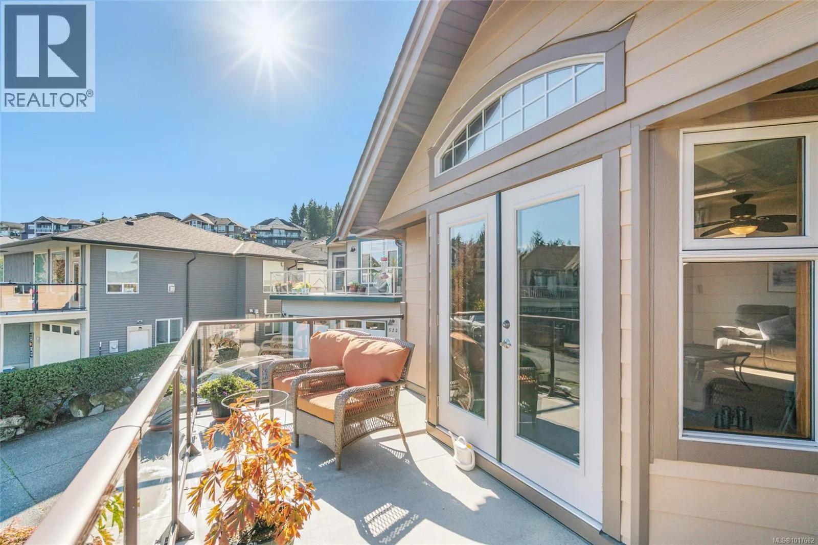 526 Douglas Pl