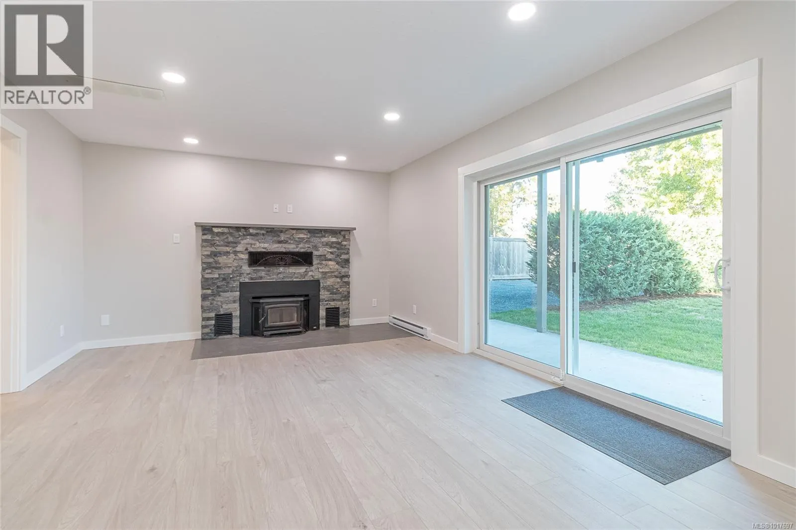 545 Rowan Ave