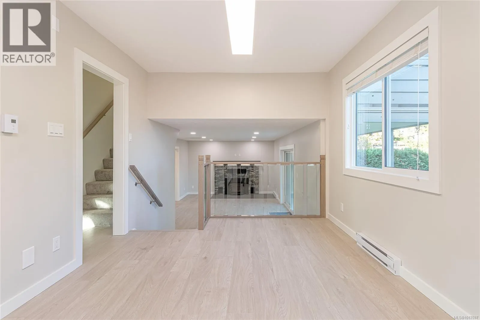 545 Rowan Ave