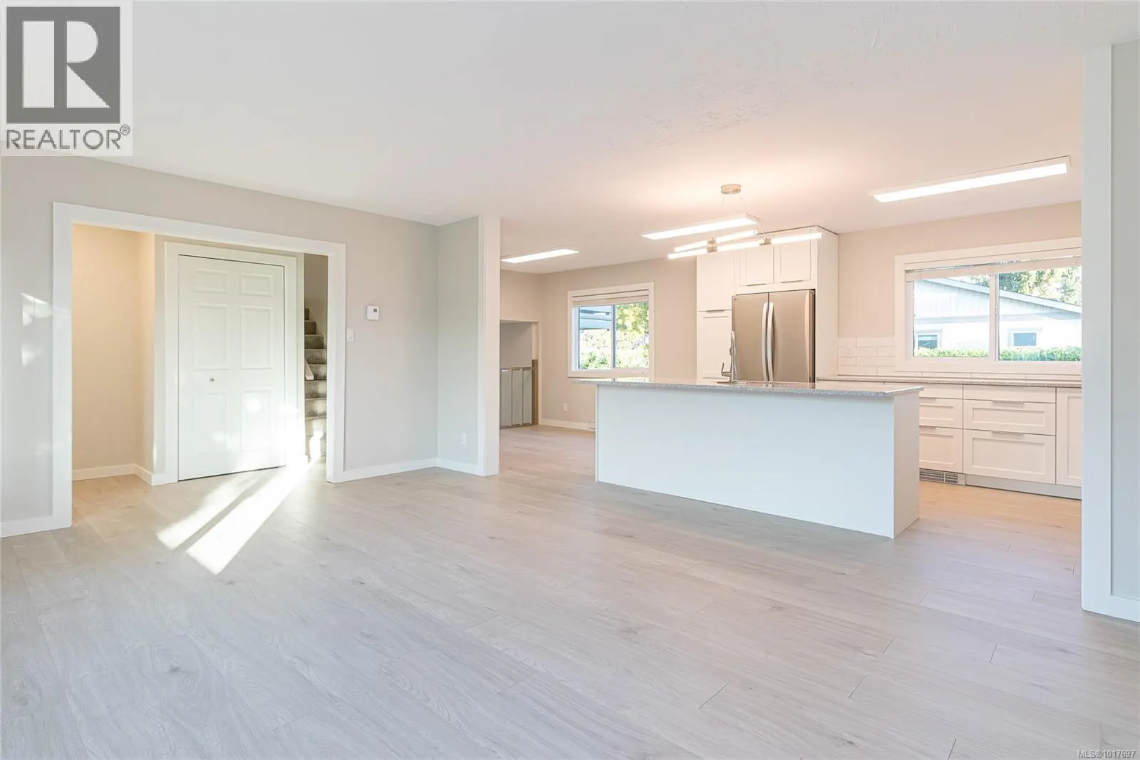 545 Rowan Ave