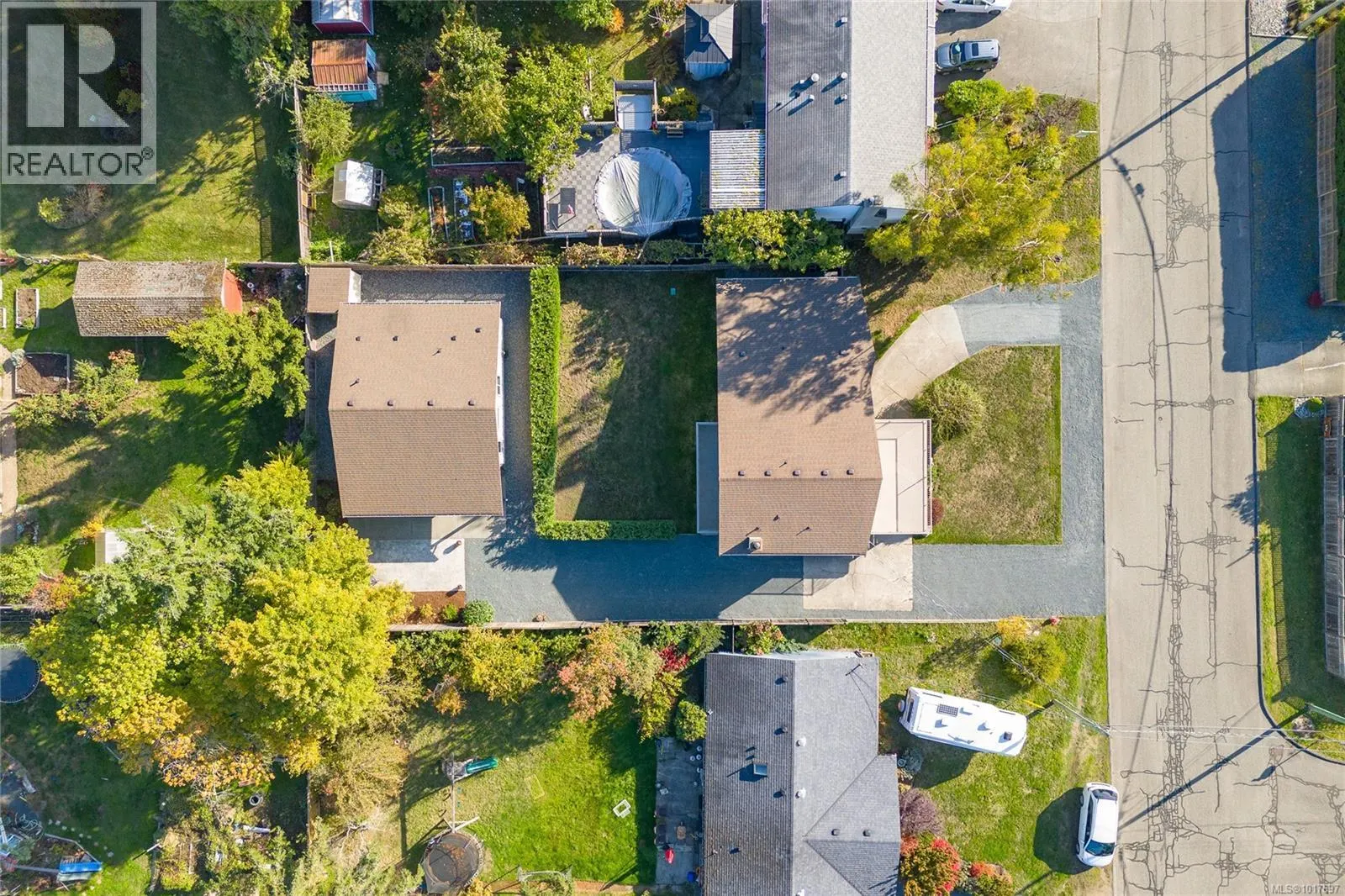 545 Rowan Ave